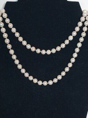 Elegant Vintage AAA Opera-Length Pearl Necklace – 14K Gold Clasp | 8mm Pearls